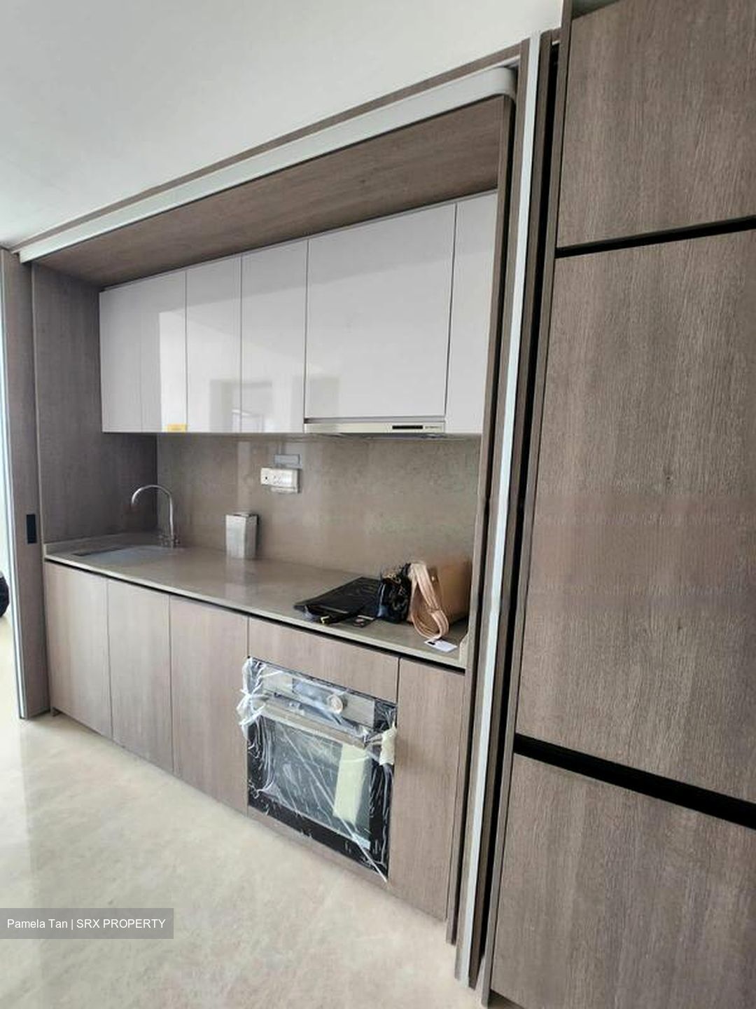 Avenue South Residence (D3), Apartment #460998751